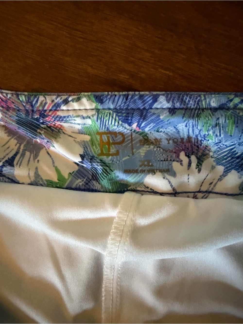 Floral Golf/Tennis Skirt with Clean Waistband. Beautiful detail - Picture 2 of 4